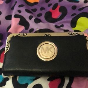 MMichael Kors wallet cute